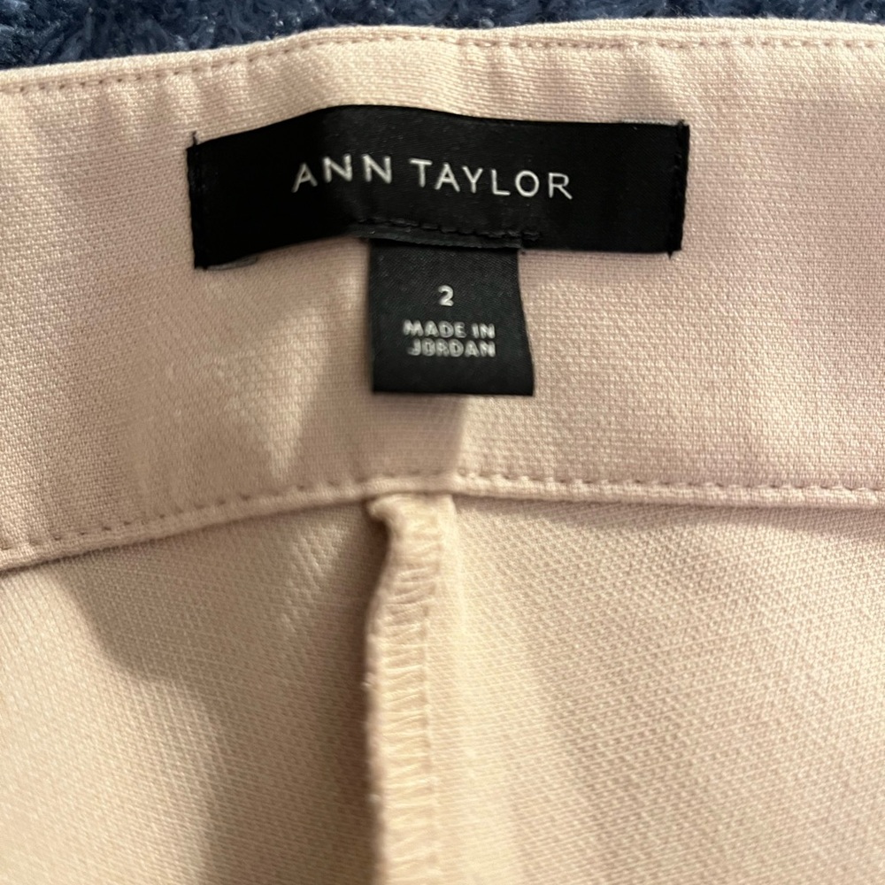 Ann Taylor year-round size 2 dress pants - Picture 3 of 7